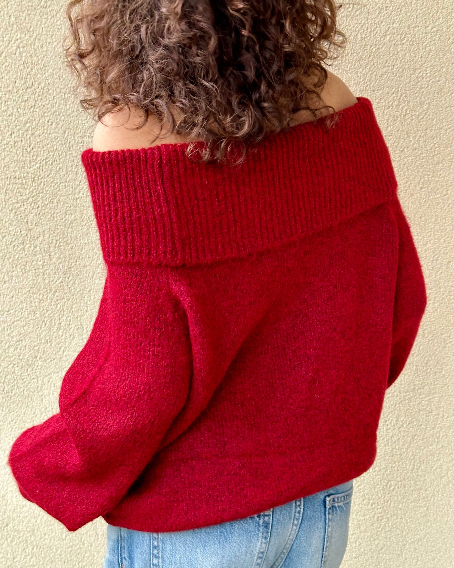 Pull en maille à épaules dénudées